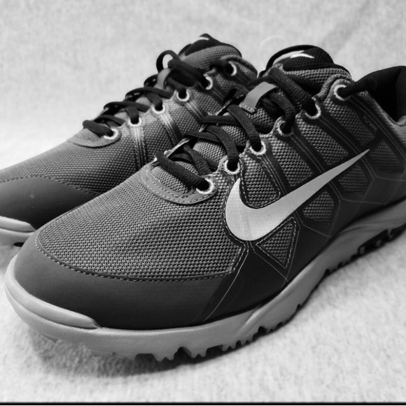 Nike Air Range Flywire Youth Golf Shoes Size 4Y. - Picture 1 of 8